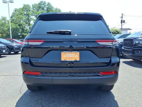 Certified 2023 Jeep Grand Cherokee Altitude AWD/4WD image 20