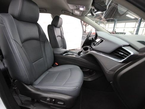 Used 2019 Buick Enclave Essence image 26