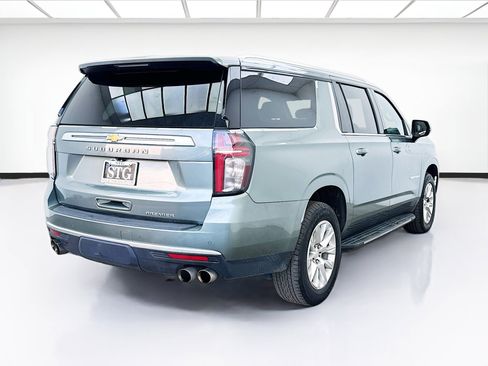 Used 2023 Chevrolet Suburban Premier image 4