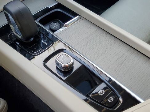 Certified 2023 Volvo S60 B5 Ultimate w/ Climate Package image 26