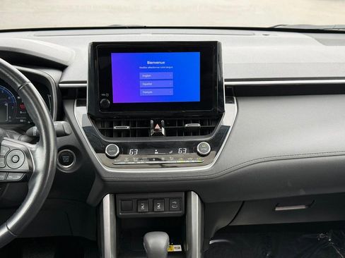 Used 2023 Toyota Corolla Cross XLE w/ Convenience Package FWD image 16