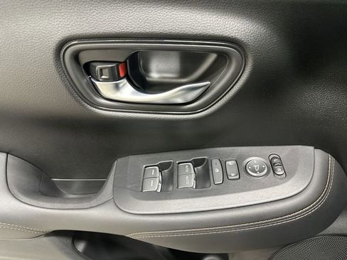 Used 2025 Honda HR-V Sport image 17