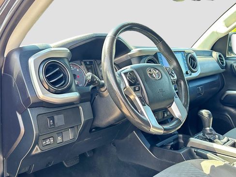 Used 2021 Toyota Tacoma SR5 RWD image 9
