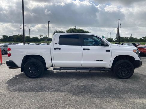 Used 2021 Toyota Tundra SR5 w/ SR5 Leather Package AWD/4WD image 4