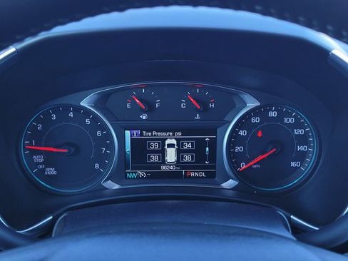 Used 2018 Chevrolet Equinox Premier FWD image 23