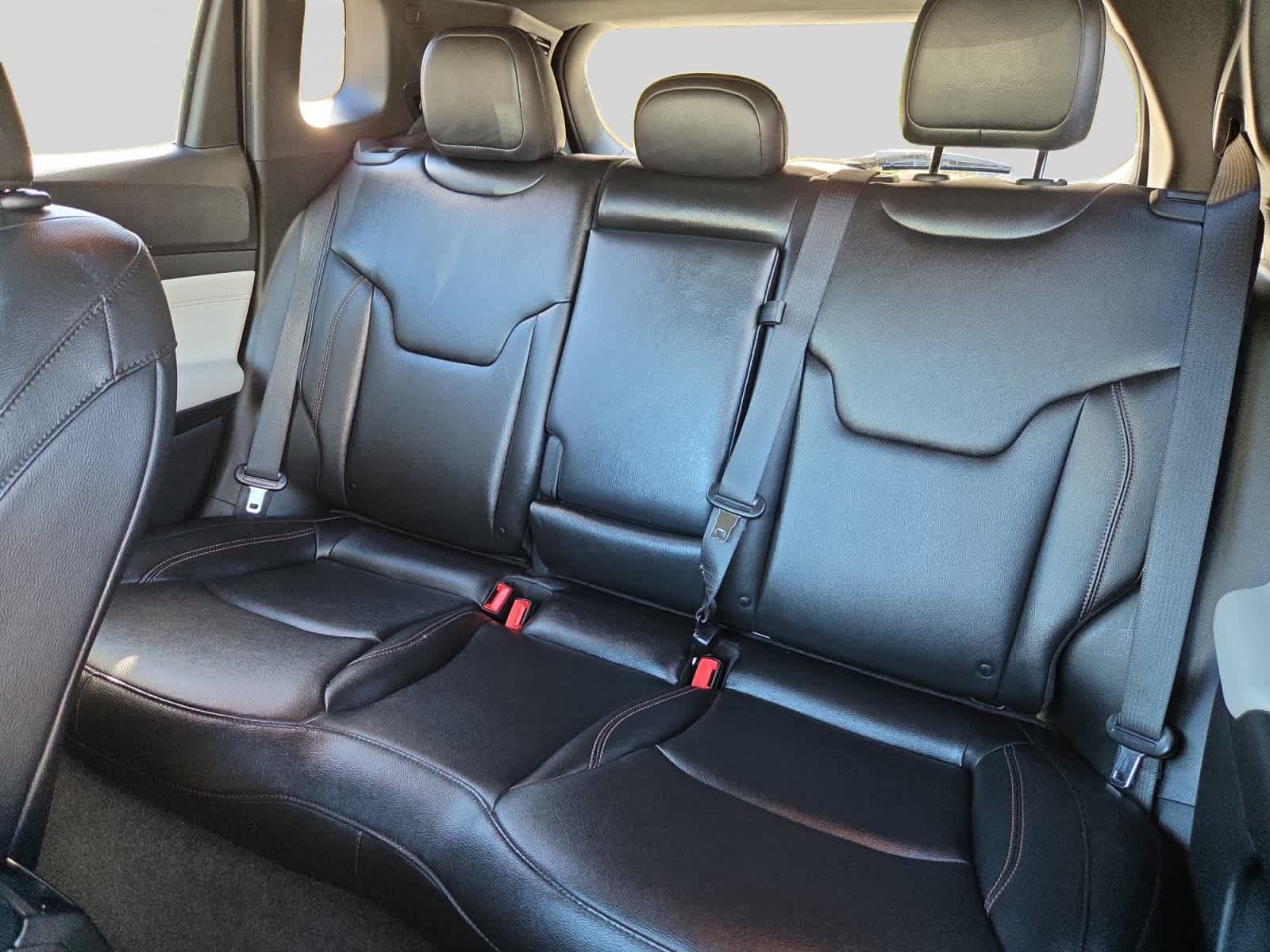 Used 2024 Jeep Compass Limited w/ Sun and Sound Group AWD/4WD image 18