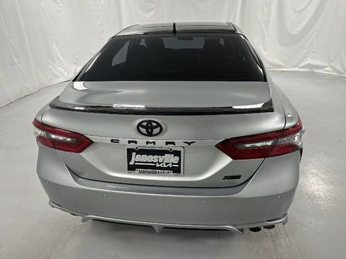Used 2021 Toyota Camry XSE image 4