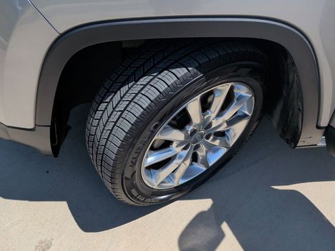 Used 2015 Jeep Cherokee Limited FWD image 44