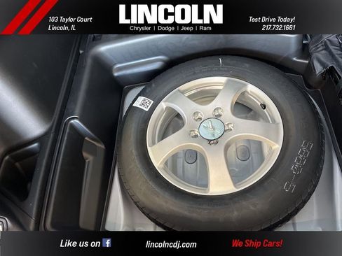 New 2025 Jeep Grand Cherokee Altitude image 12