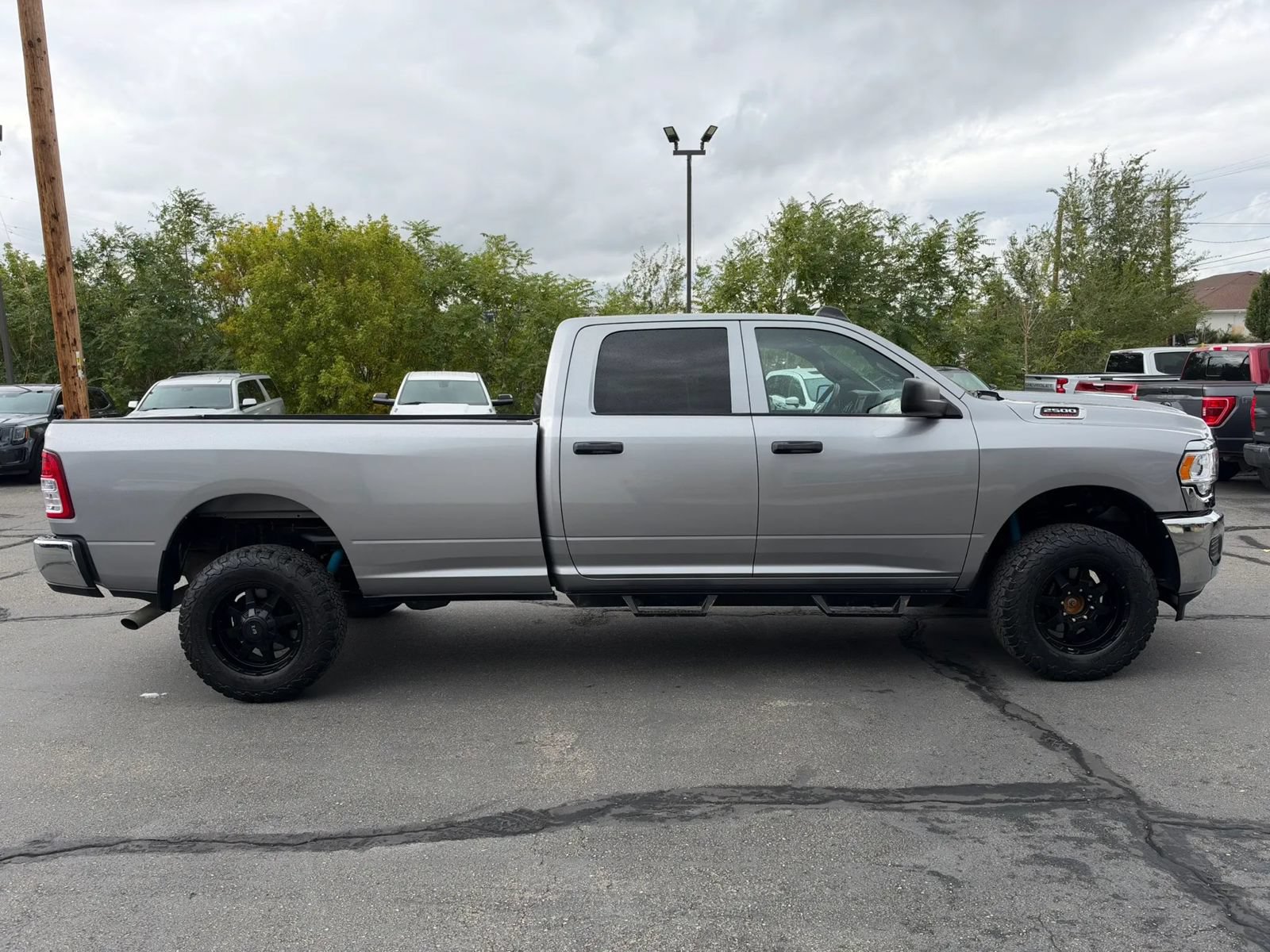Used 2021 RAM 2500 Tradesman w/ Chrome Appearance Group AWD/4WD image 4