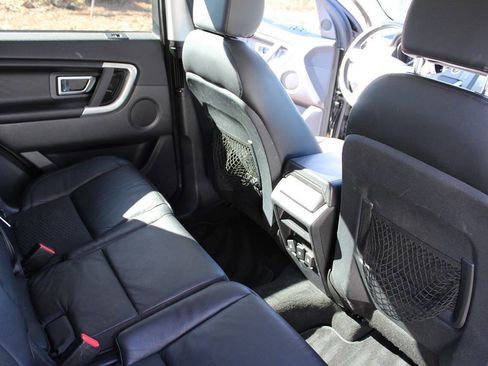 Used 2018 Land Rover Discovery Sport SE image 35