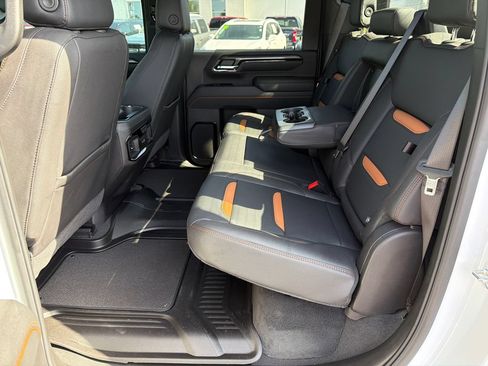 Used 2025 GMC Sierra 2500 AT4 AWD/4WD image 17