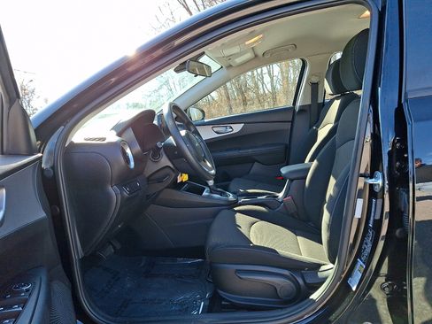 Used 2023 Kia Forte LXS image 13