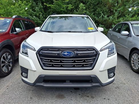 Used 2023 Subaru Forester Premium AWD/4WD image 2