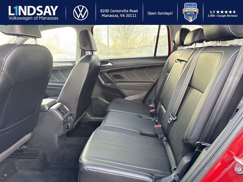 Used 2022 Volkswagen Tiguan SE w/ Panoramic Sunroof Package image 10