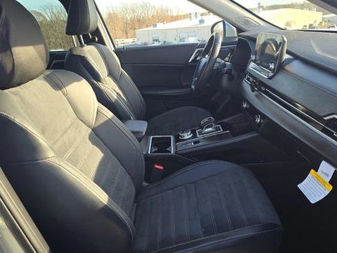 Used 2023 Mitsubishi Outlander SE image 11