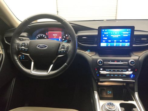 Used 2020 Ford Explorer Limited w/ Class III Trailer Tow Package image 22