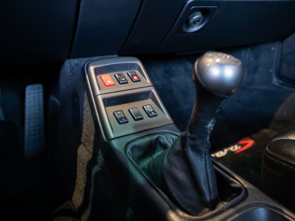 Used 1998 Porsche 911 Carrera S RWD image 19