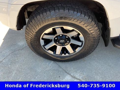 Used 2021 Toyota 4Runner TRD Off-Road Premium w/ Moonroof Package AWD/4WD image 10