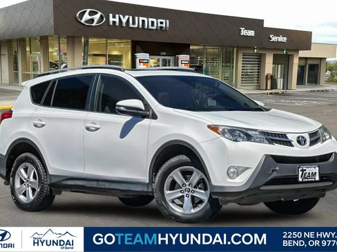 Used 2015 Toyota RAV4 XLE AWD/4WD image 1