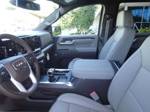 New 2026 GMC Sierra 1500 SLT AWD/4WD image 15