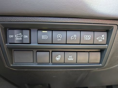 Used 2026 Toyota Tundra Platinum AWD/4WD image 22