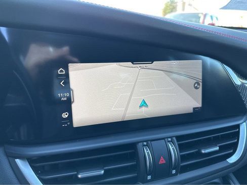 Used 2023 Alfa Romeo Giulia Estrema image 5