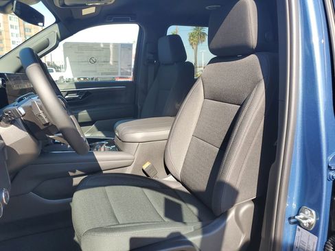 New 2026 Chevrolet Suburban LS image 16