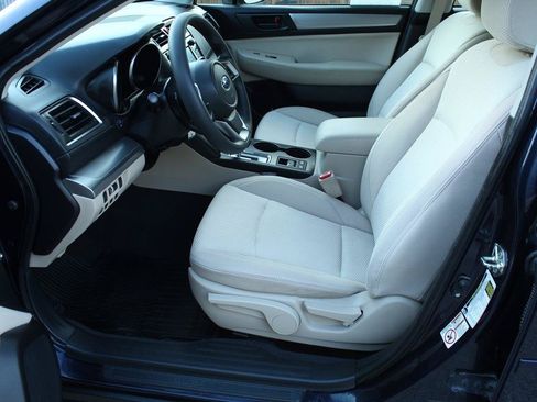 Used 2018 Subaru Outback 2.5i AWD/4WD image 16