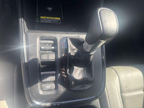 Used 2025 Honda CR-V EX-L image 18