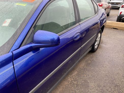 Used 2005 Chevrolet Impala w/ Preferred Equipment Group image 3