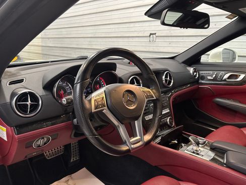 Used 2014 Mercedes-Benz SL 550 image 17