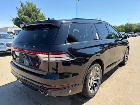 New 2026 Lincoln Aviator AWD w/ Jet Appearance Package image 5