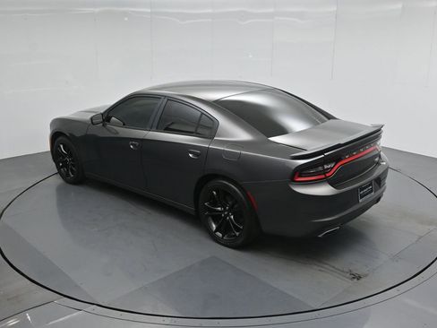 Used 2017 Dodge Charger SE w/ Blacktop Package RWD image 41