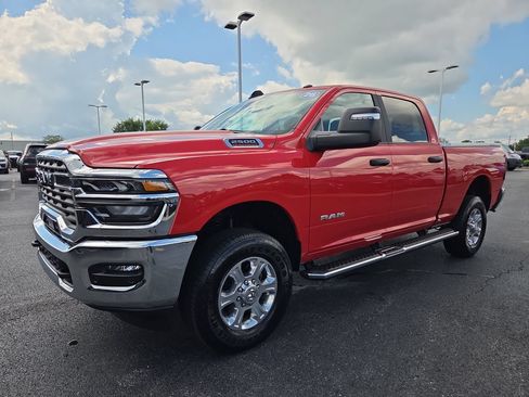 Used 2026 RAM 2500 Big Horn AWD/4WD image 3