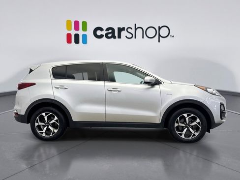 Used 2022 Kia Sportage LX image 6