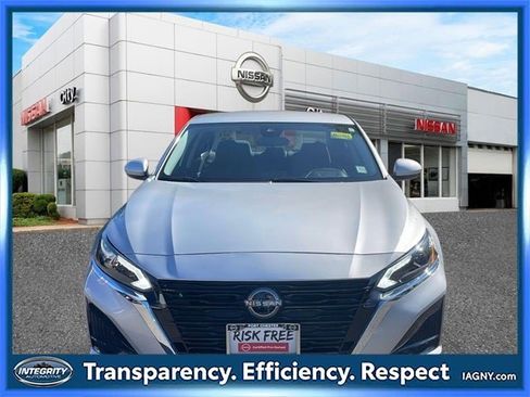 Certified 2023 Nissan Altima 2.5 SV image 2