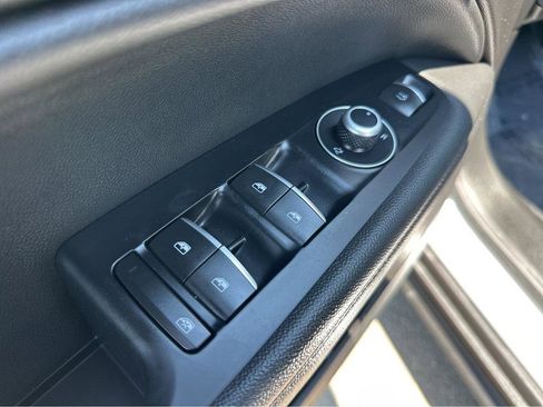 Used 2019 Alfa Romeo Stelvio AWD image 35