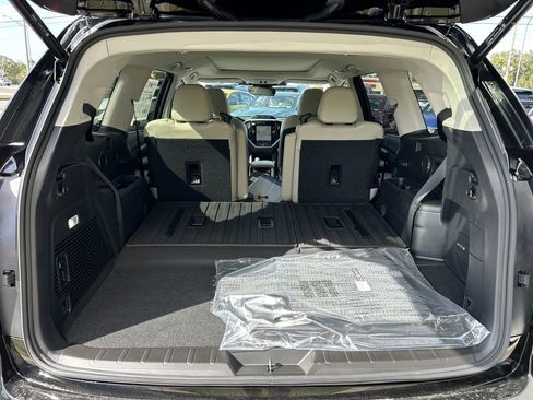 New 2026 Subaru Ascent Limited AWD/4WD image 11