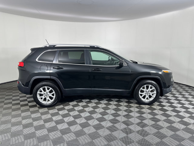 Used 2015 Jeep Cherokee Latitude w/ Cold Weather Group AWD/4WD image 25