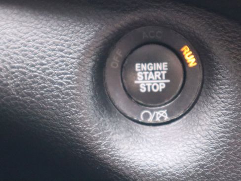 Used 2021 Jeep Cherokee Latitude Lux w/ Sun & Sound Group FWD image 28