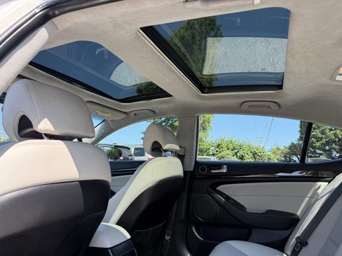 Used 2014 Kia Cadenza Premium w/ Technology Package FWD image 22