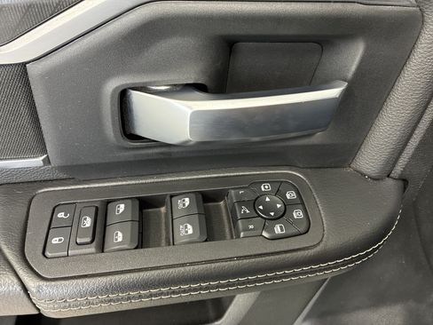Certified 2025 RAM 2500 Big Horn AWD/4WD image 21