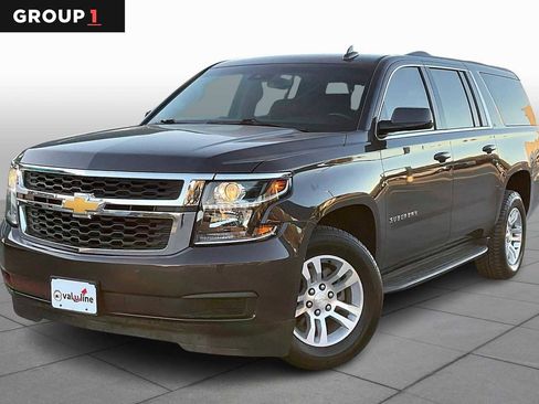 Used 2018 Chevrolet Suburban LT image 1