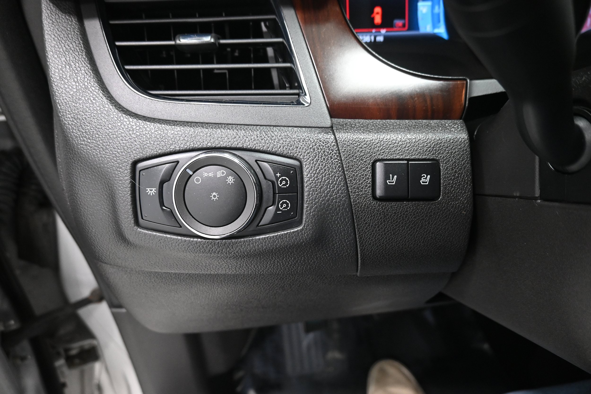 Used 2013 Ford Edge Limited FWD image 7