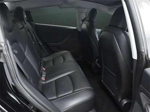 Used 2018 Tesla Model 3 Long Range image 14