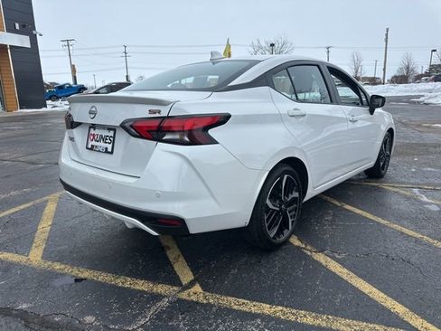 Used 2024 Nissan Versa SR image 12