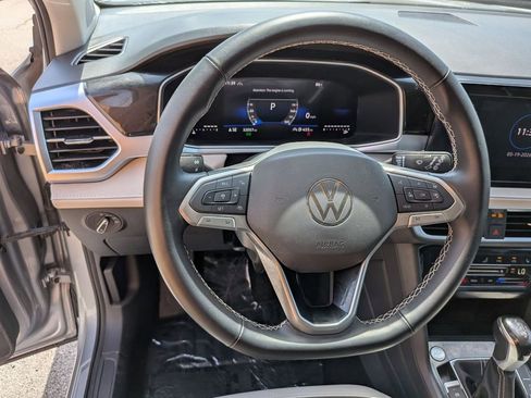 Used 2025 Volkswagen Taos SE AWD/4WD image 22