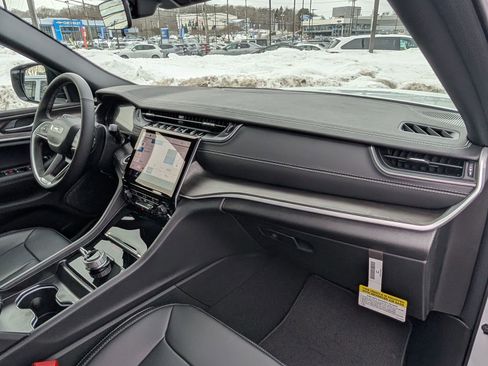 New 2025 Jeep Grand Cherokee L Limited image 28