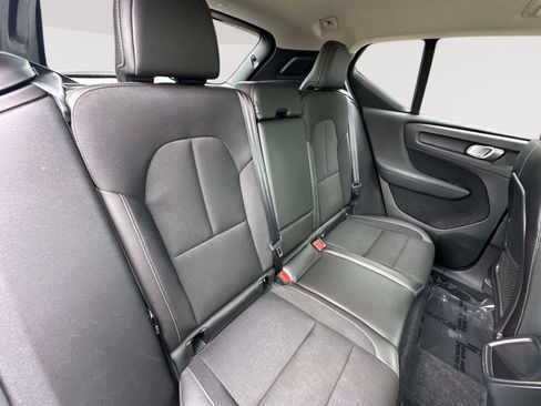 Used 2020 Volvo XC40 T4 Momentum FWD image 28
